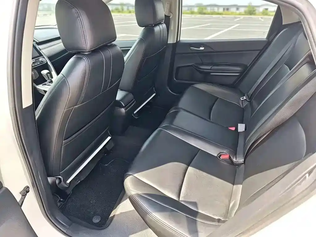 Honda Civic — фото 8