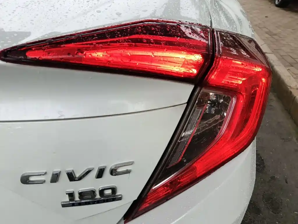 Honda Civic — фото 8