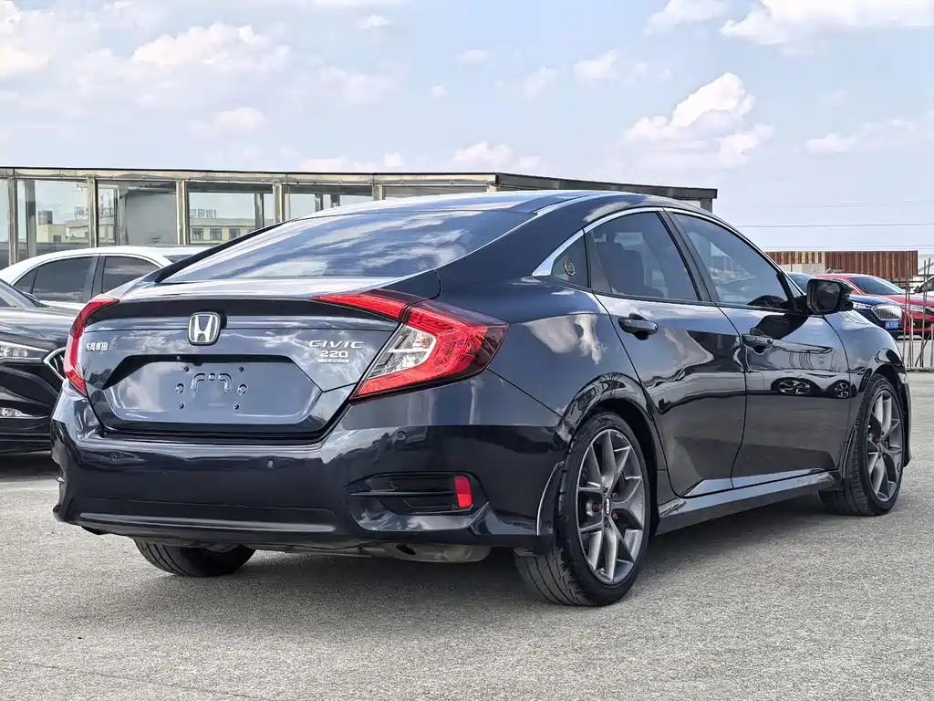 Honda Civic — фото 4
