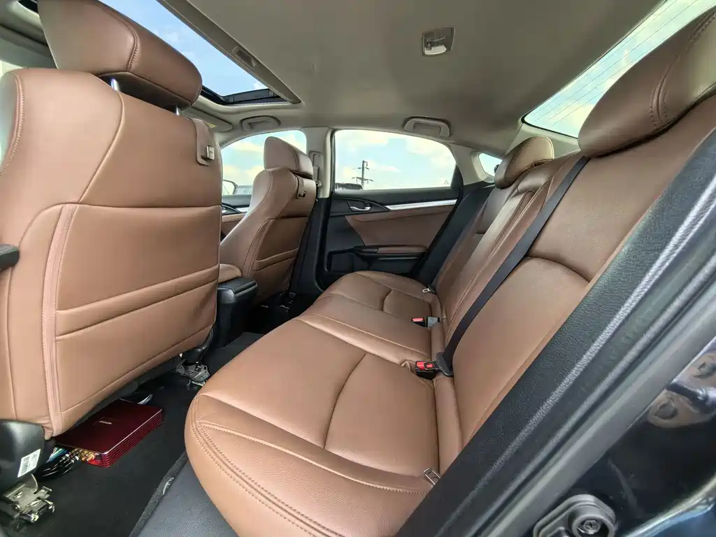 Honda Civic — фото 9