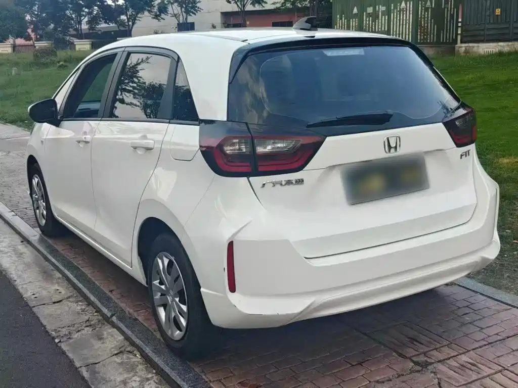 Honda Fit — фото 5