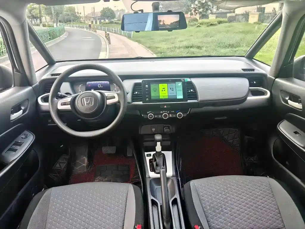 Honda Fit — фото 10