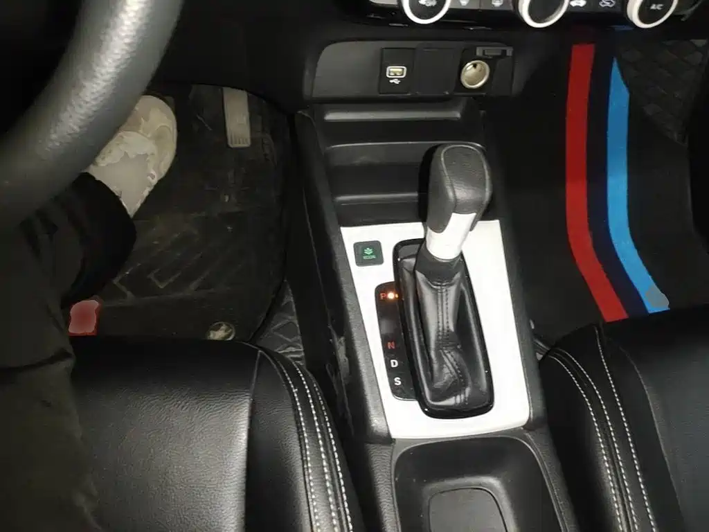 Honda Fit — фото 10