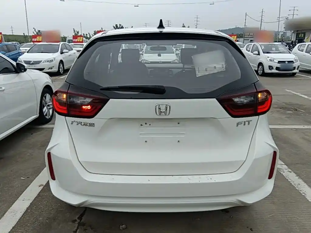 Honda Fit — фото 6