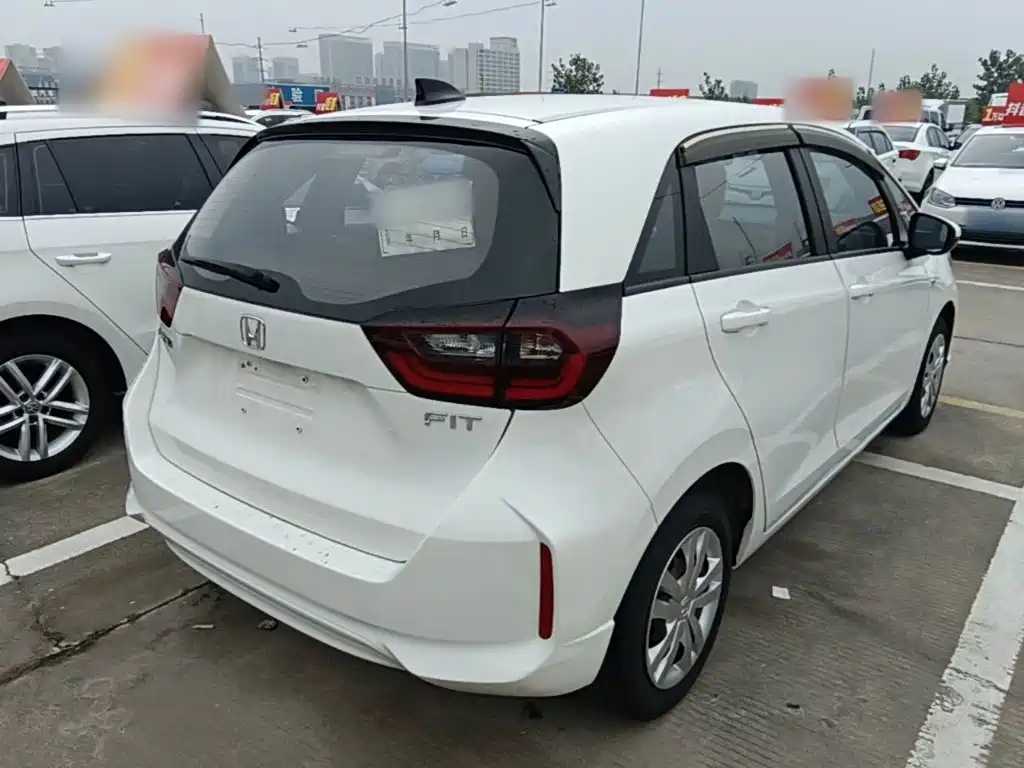 Honda Fit — фото 7