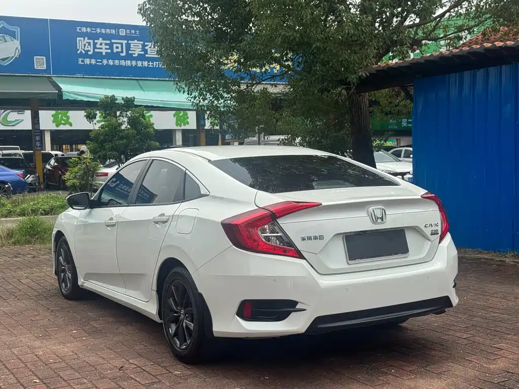Honda Civic — фото 9