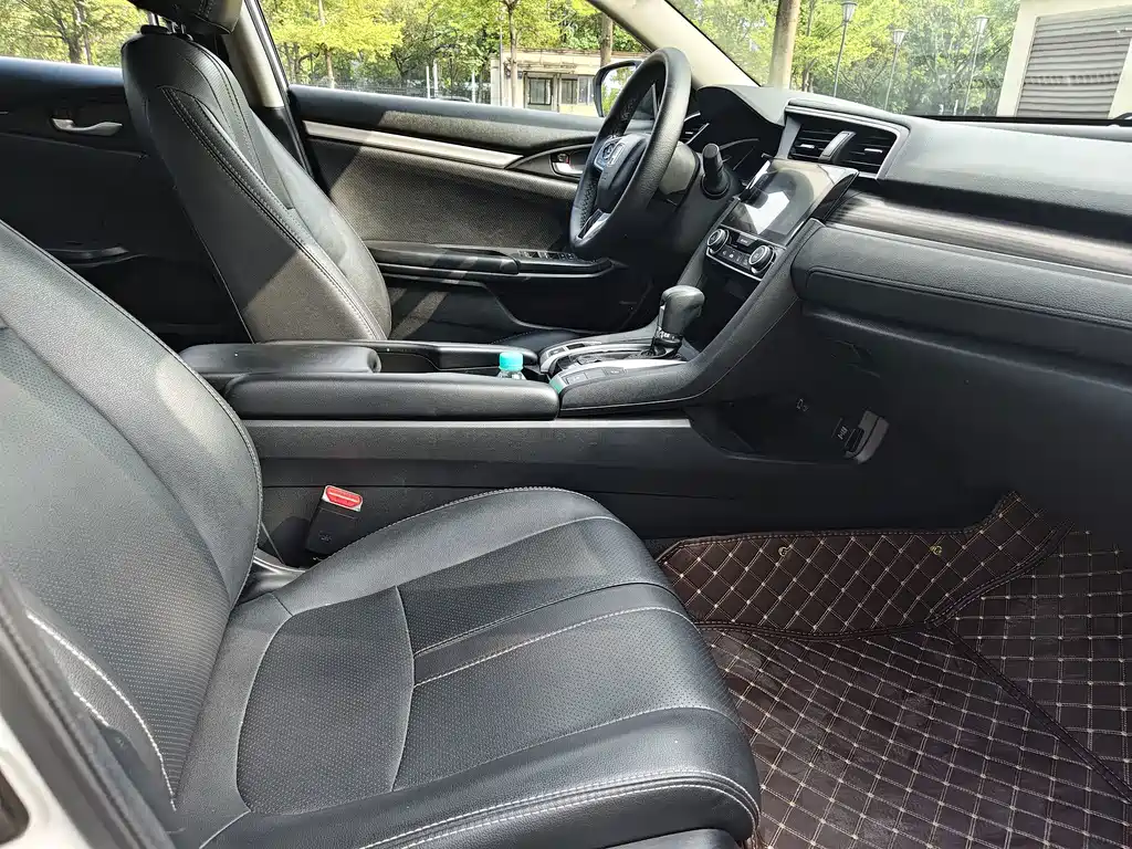 Honda Civic — фото 7
