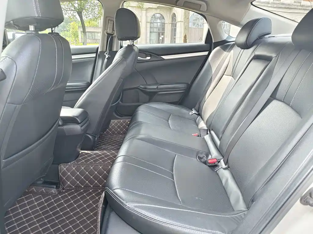 Honda Civic — фото 8
