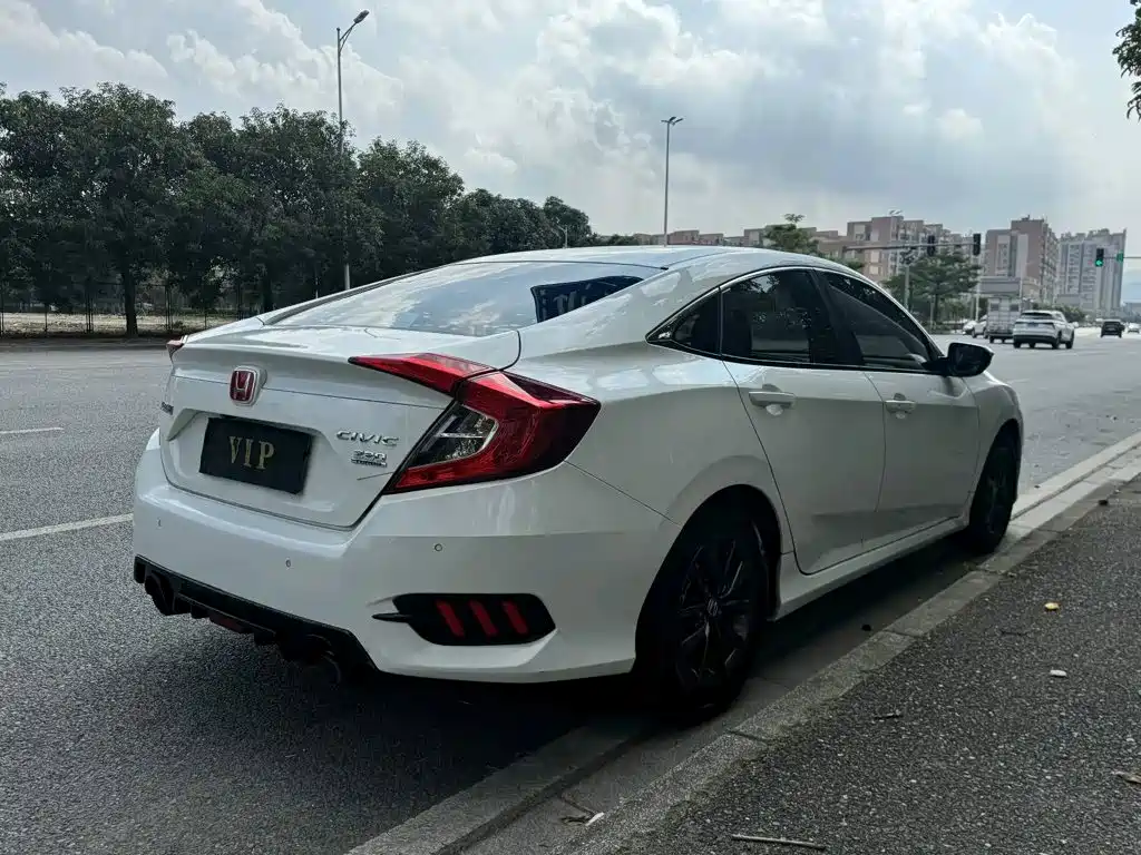 Honda Civic — фото 9