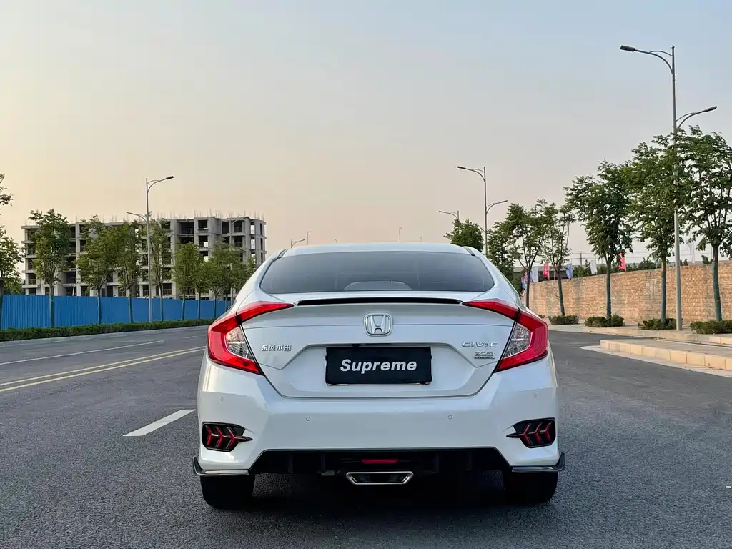 Honda Civic — фото 8