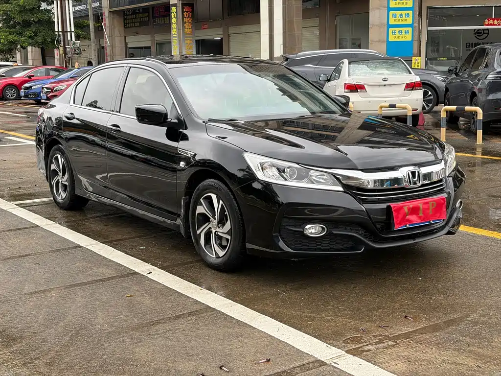 Honda Accord — фото 3