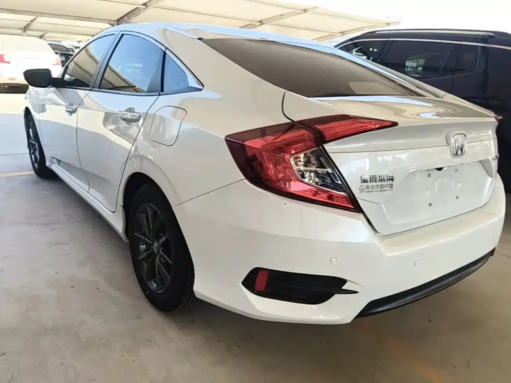 Honda Civic — фото 5