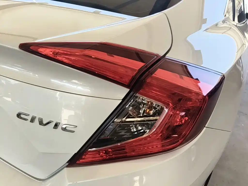 Honda Civic — фото 8