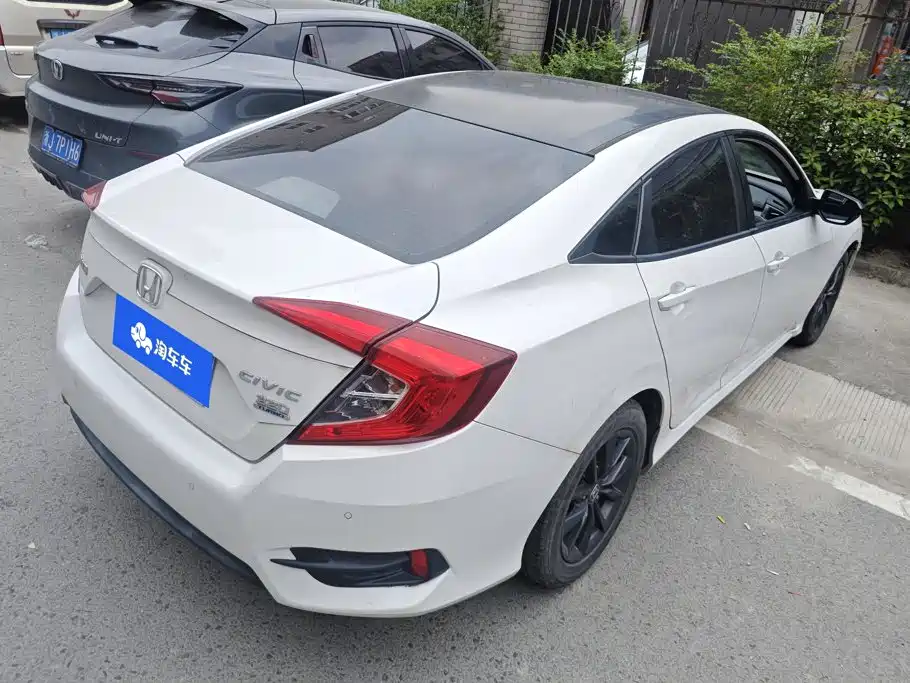 Honda Civic — фото 3