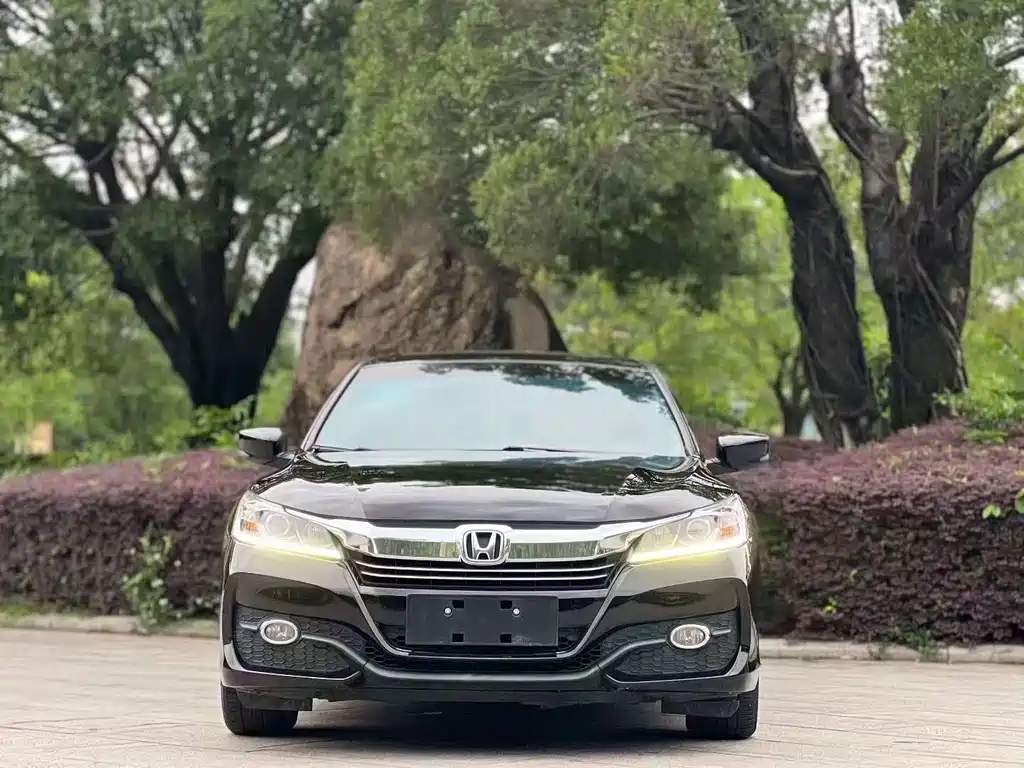Honda Accord — фото 2