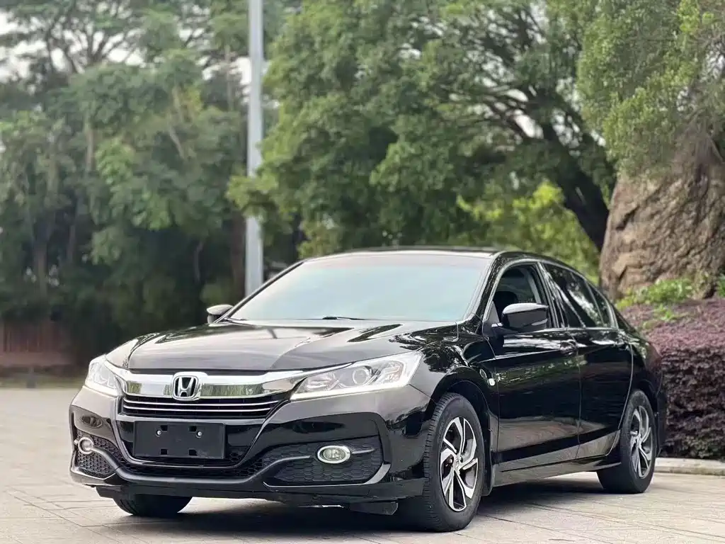 Honda Accord — фото 3