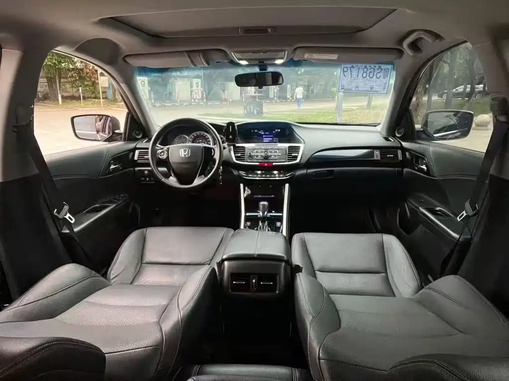 Honda Accord — фото 5