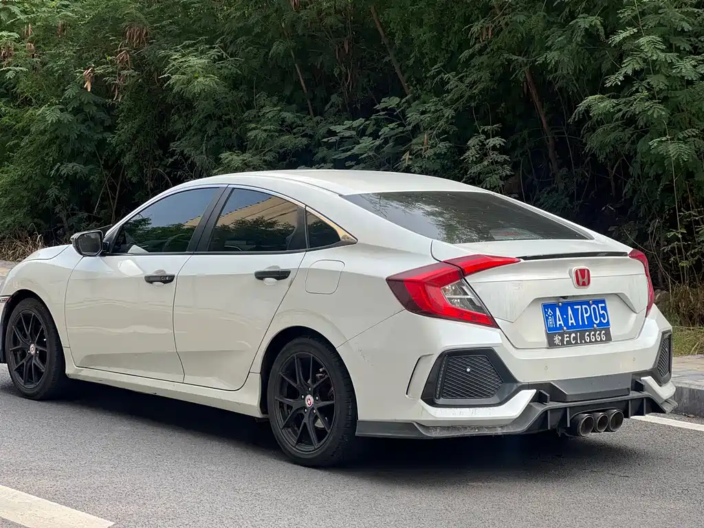 Honda Civic — фото 7