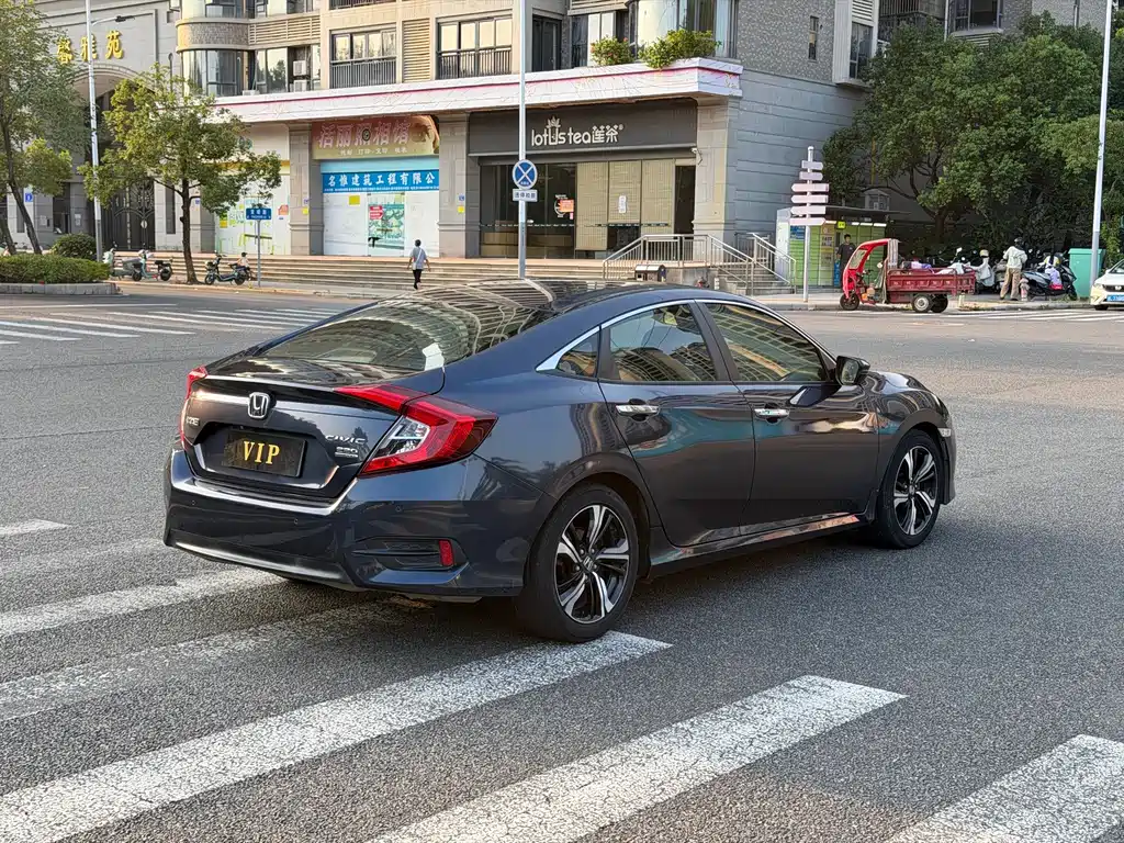 Honda Civic — фото 7