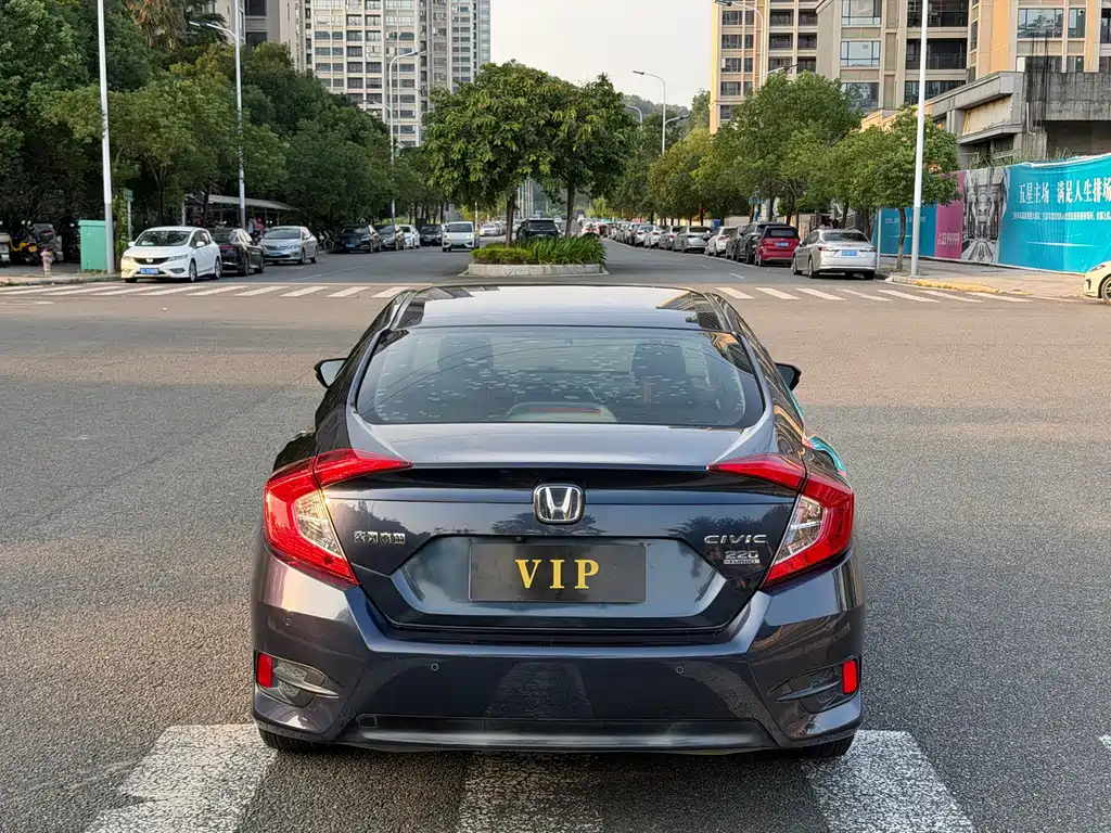 Honda Civic — фото 8