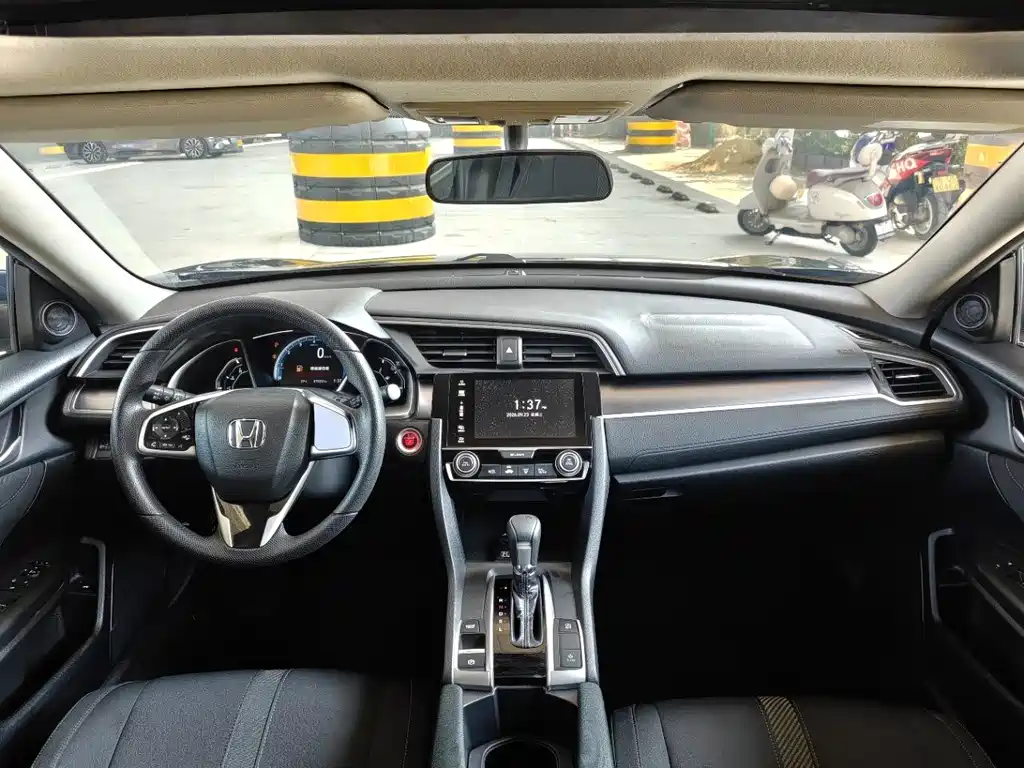 Honda Civic — фото 8