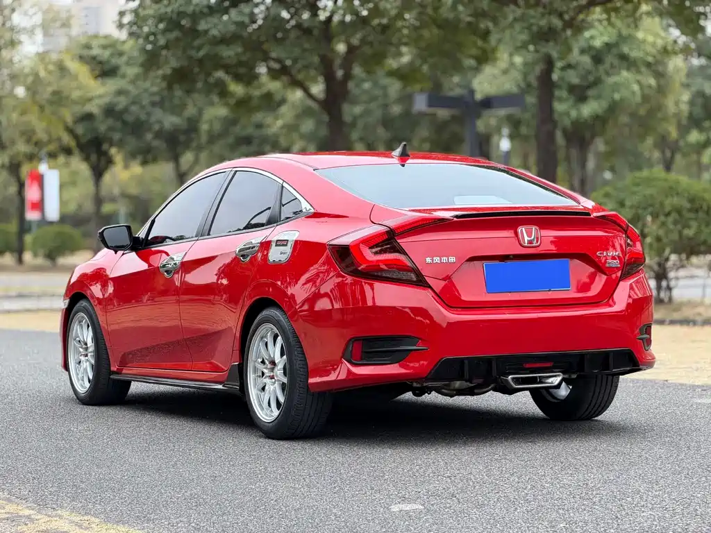 Honda Civic — фото 7