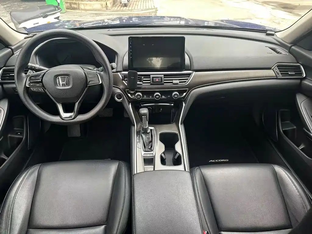 Honda Accord — фото 13