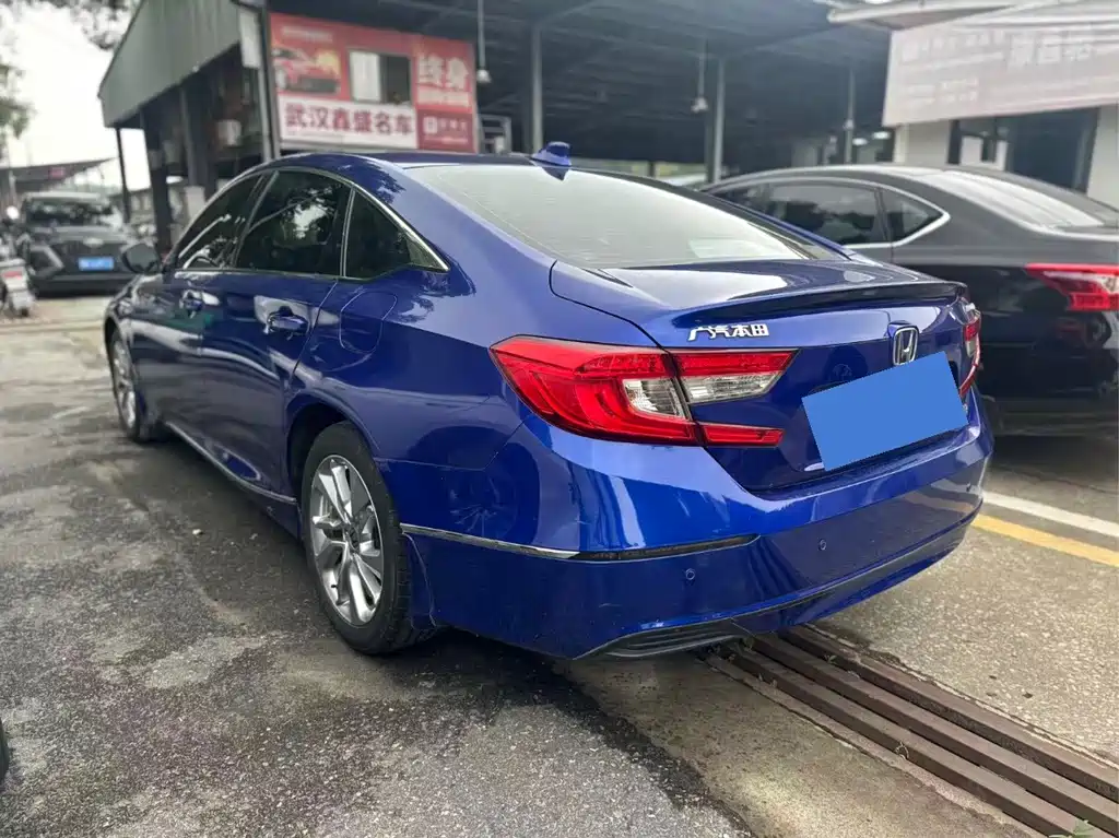 Honda Accord — фото 6