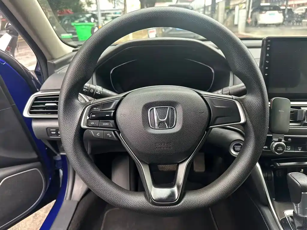 Honda Accord — фото 8