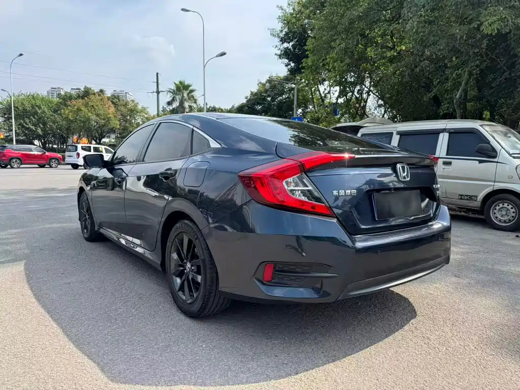 Honda Civic — фото 7