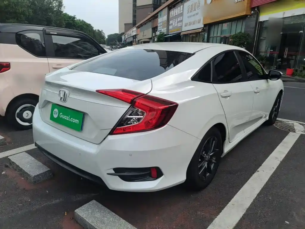 Honda Civic — фото 7
