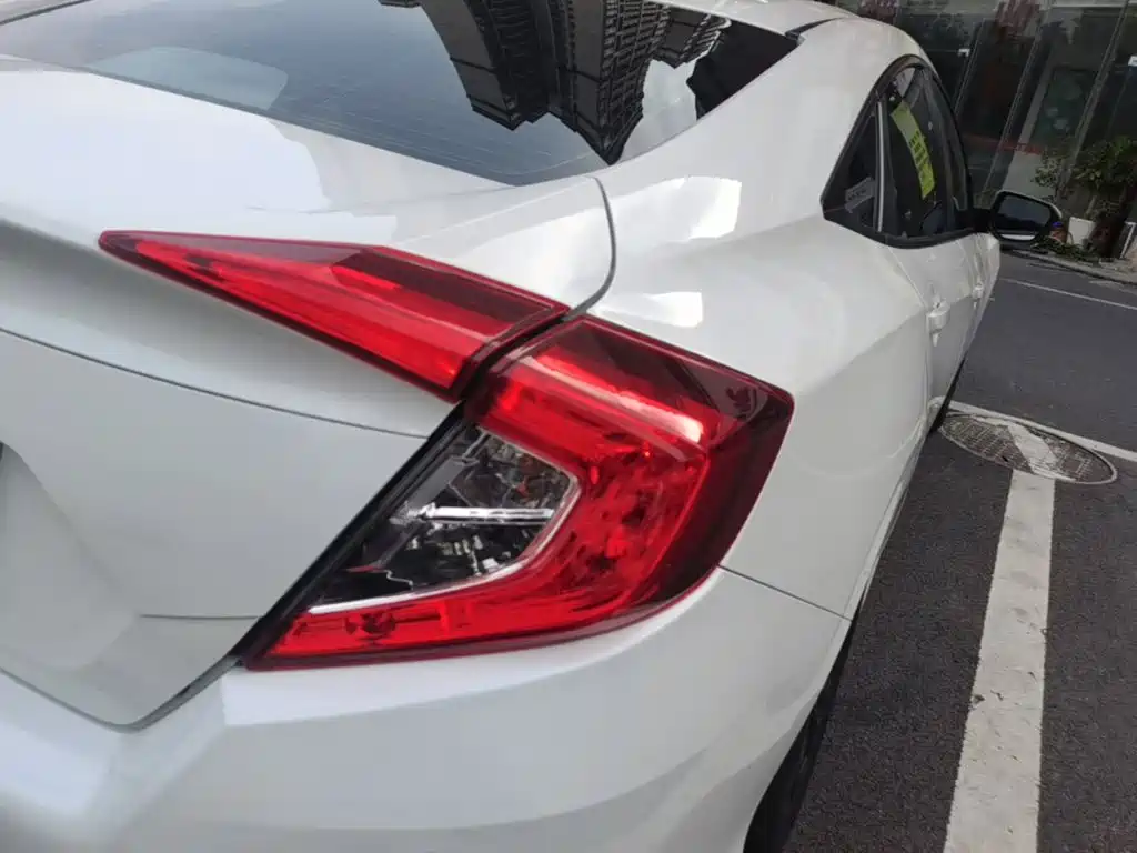 Honda Civic — фото 8