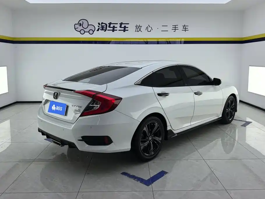 Honda Civic — фото 3