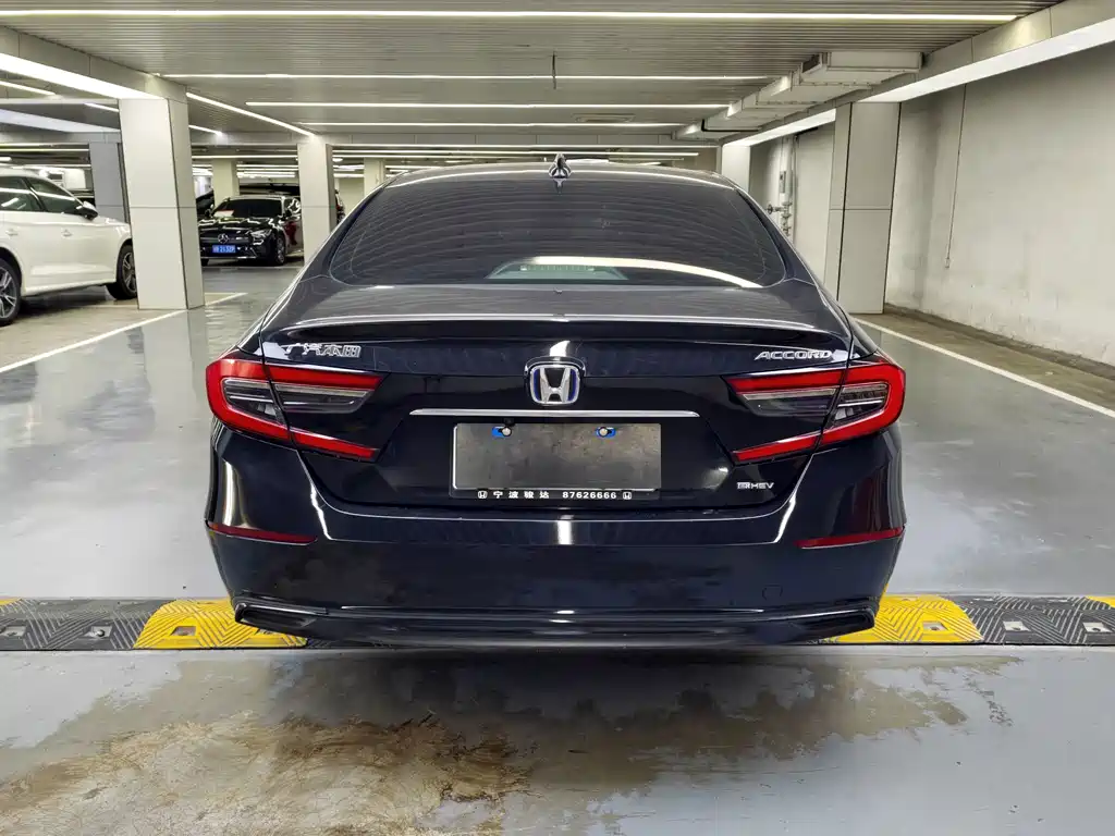 Honda Accord — фото 17