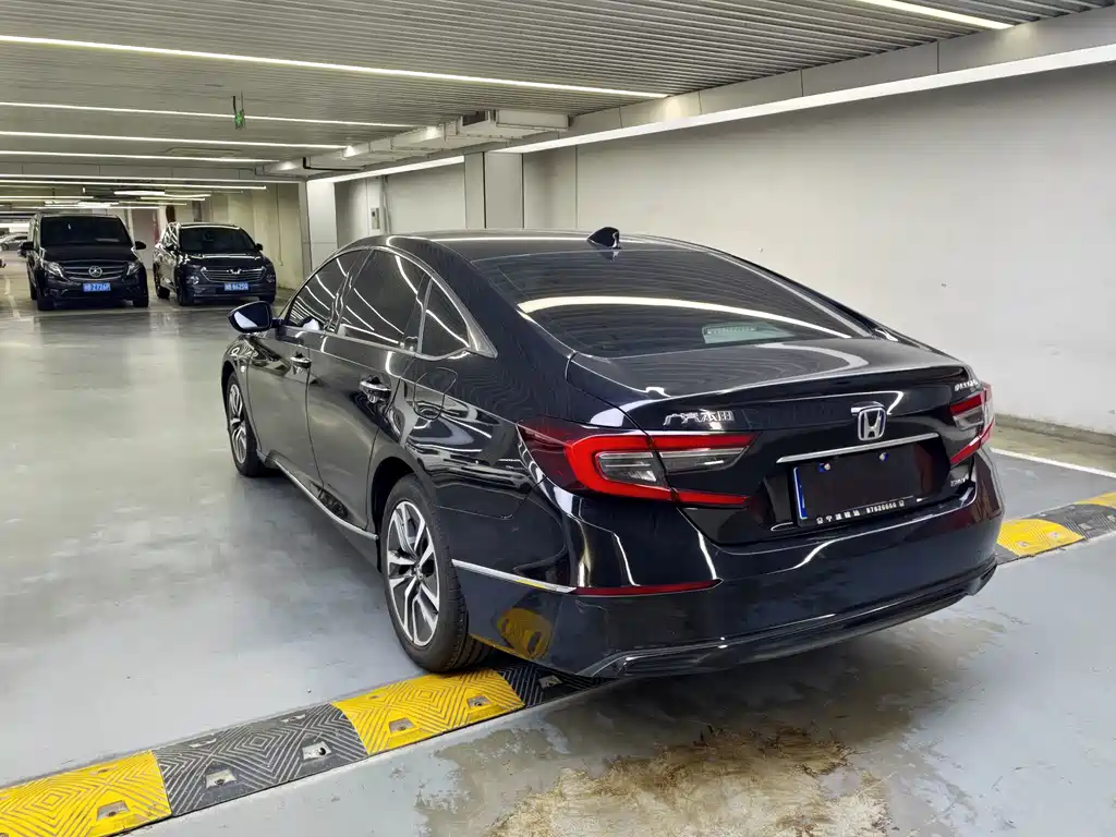 Honda Accord — фото 18