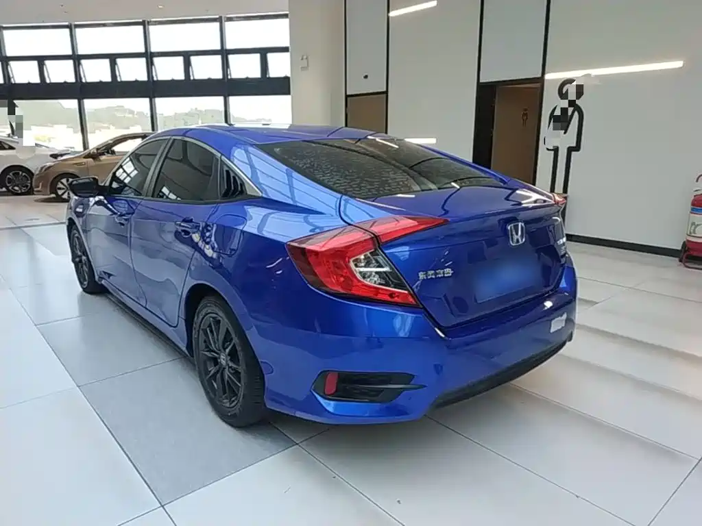 Honda Civic — фото 5