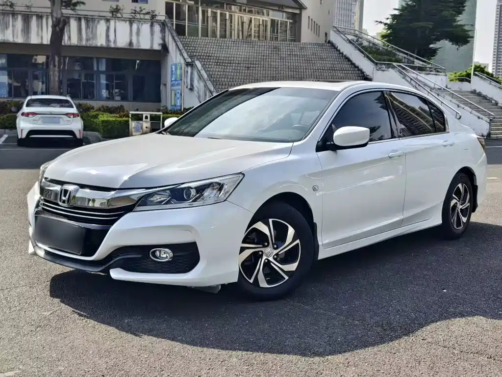 Honda Accord — фото 2