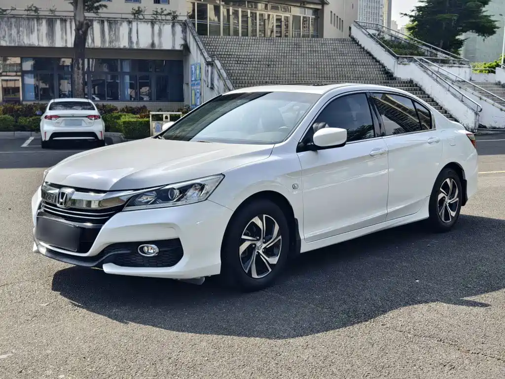 Honda Accord — фото 4