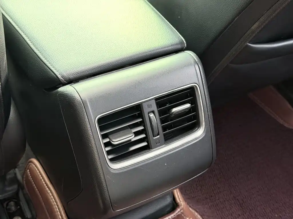 Honda Accord — фото 9