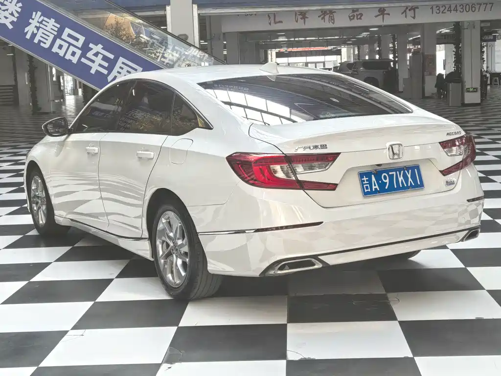 Honda Accord — фото 6