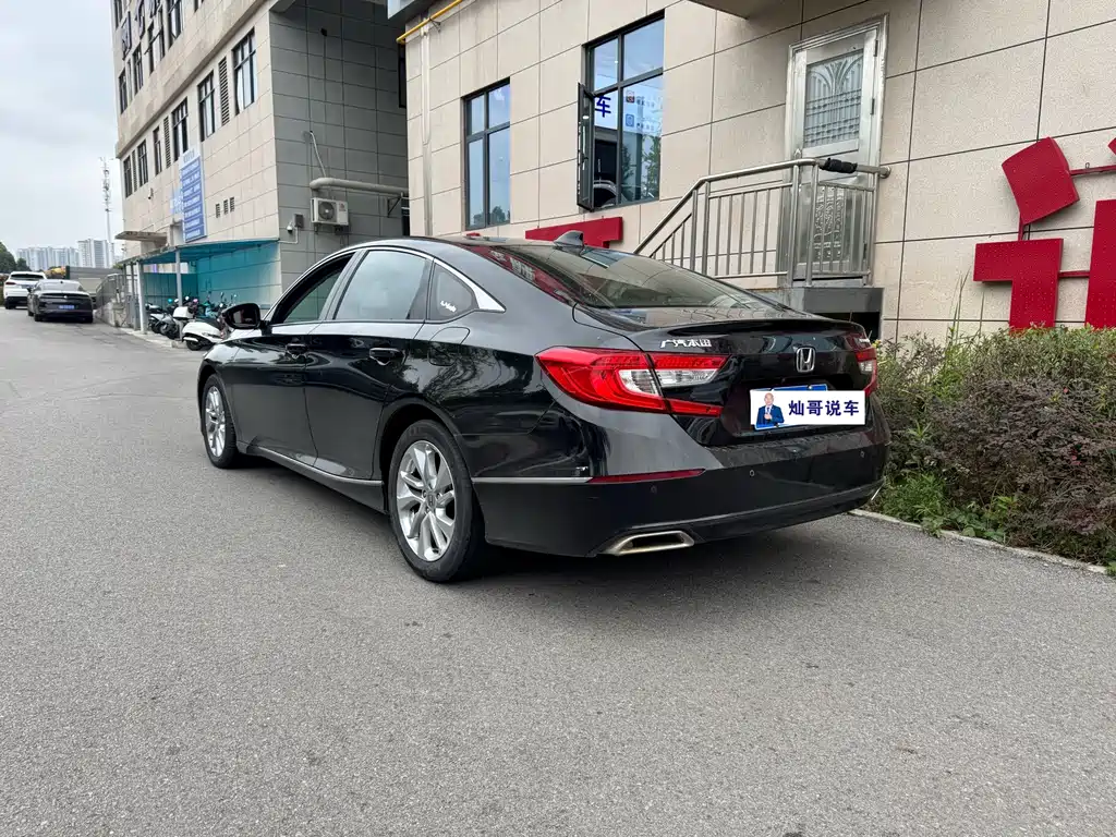 Honda Accord — фото 3