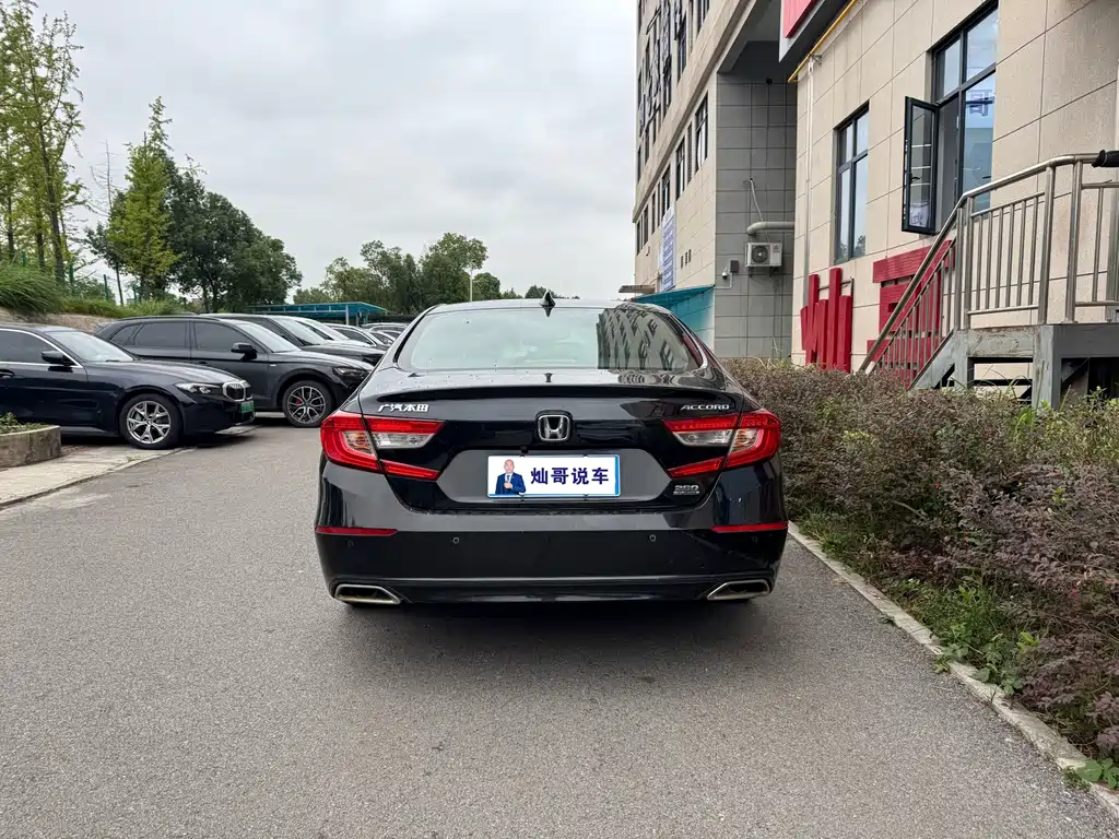 Honda Accord — фото 4