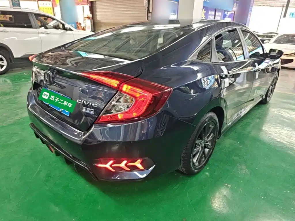 Honda Civic — фото 7