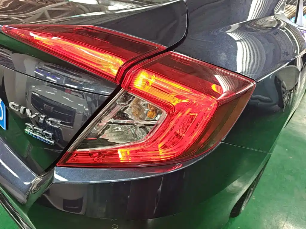 Honda Civic — фото 8