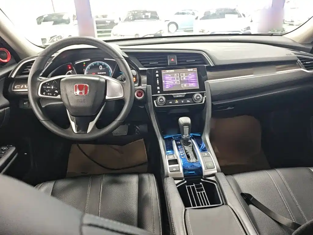 Honda Civic — фото 10