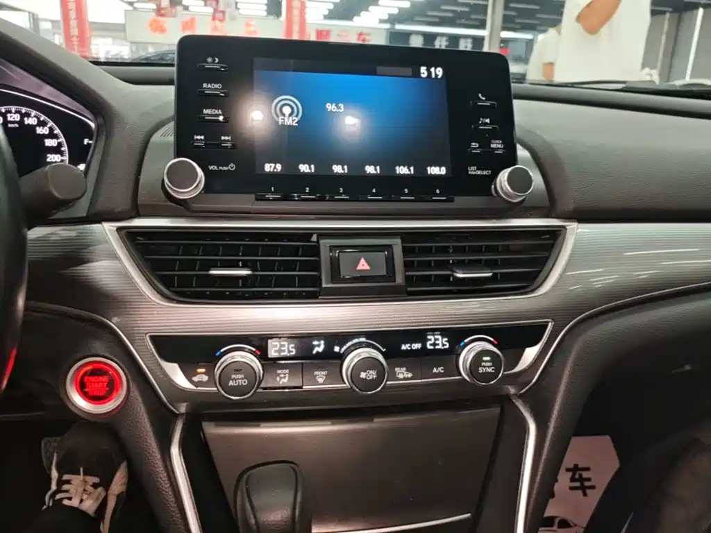 Honda Accord — фото 13