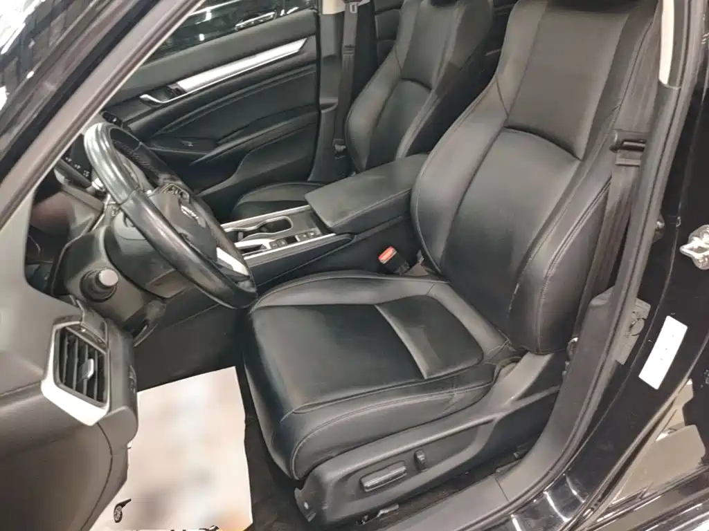 Honda Accord — фото 15