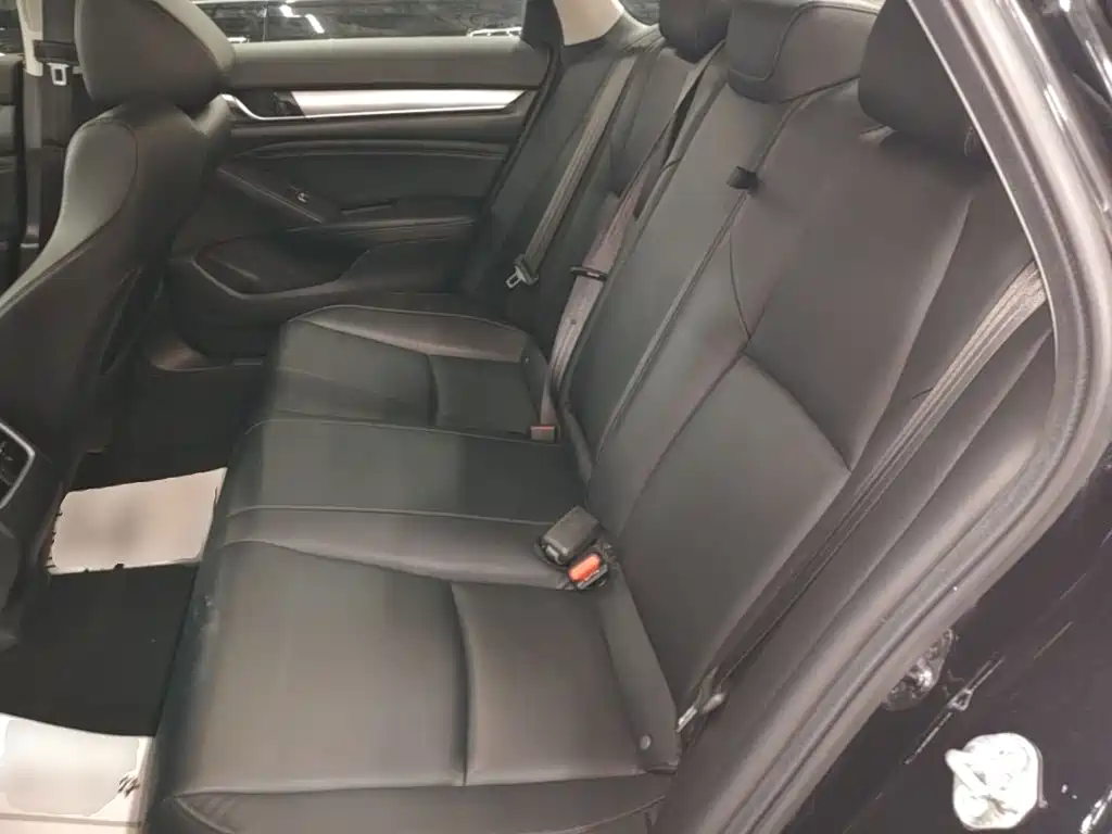Honda Accord — фото 17