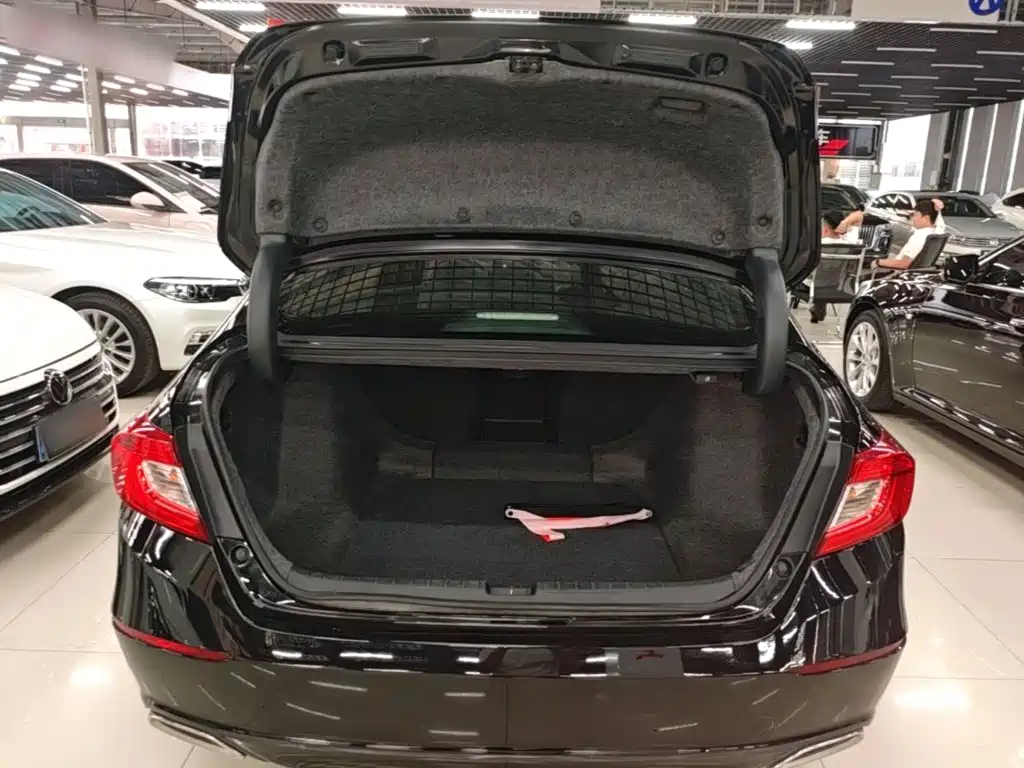 Honda Accord — фото 19