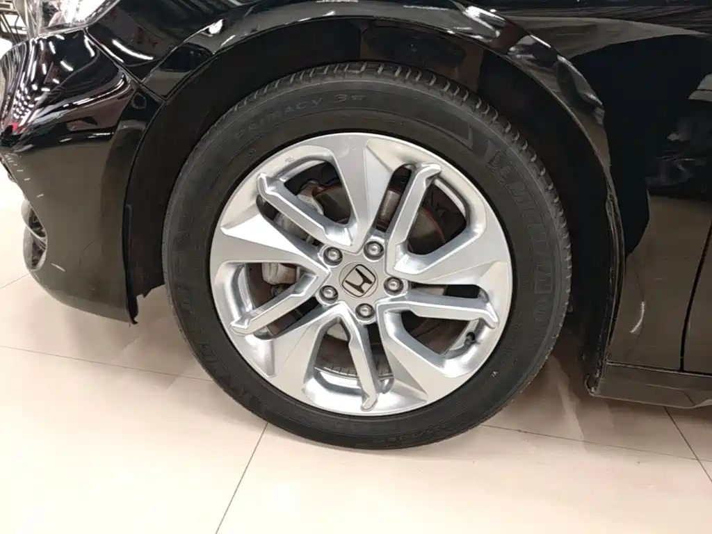 Honda Accord — фото 23